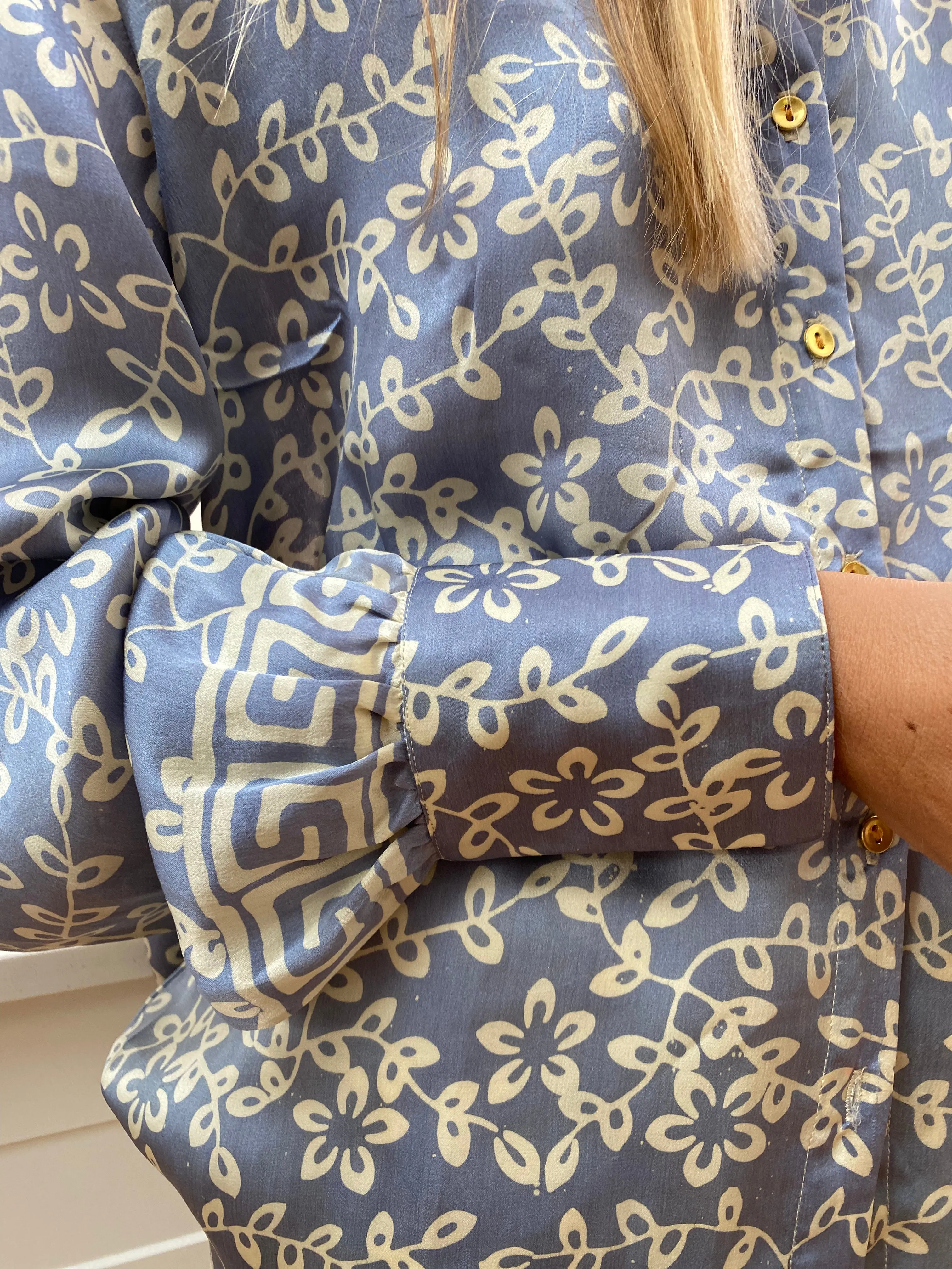 HOTEL The Fleurs Silk Blouse in Soft Blue