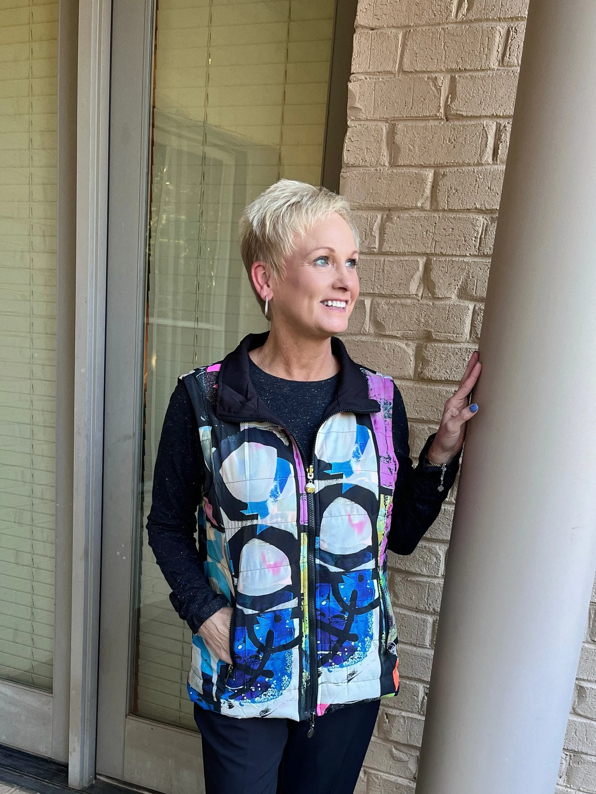 Lightweight, reversible puffer vest