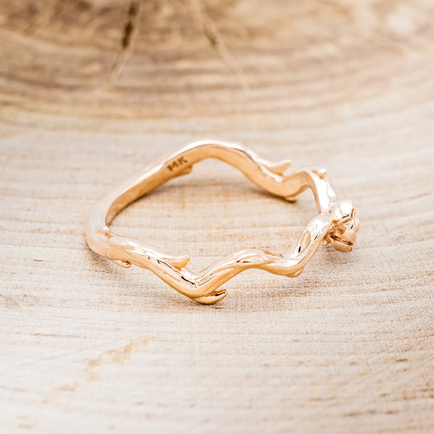 "BRIAR" - FLOWER VINE ACCENTED TRACER WEDDING BAND - READY TO SHIP