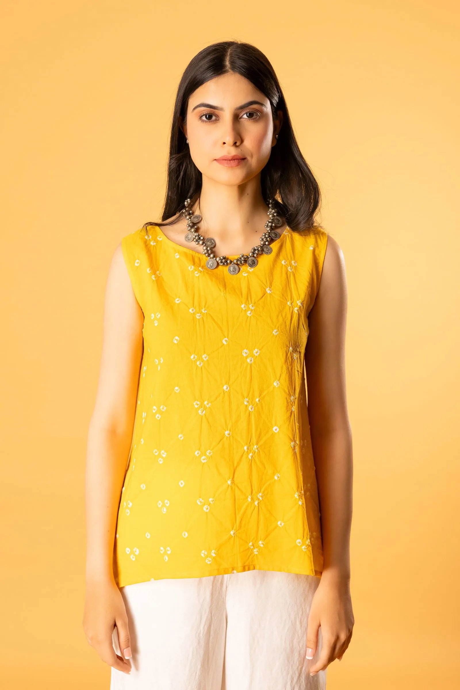Women cotton bandhani roundneck regular fit top